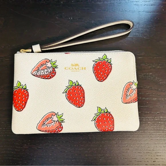 🍓NWT Coach Corner Zip Wristlet With Strawberry Design!🍓 - Picture 5 of 9